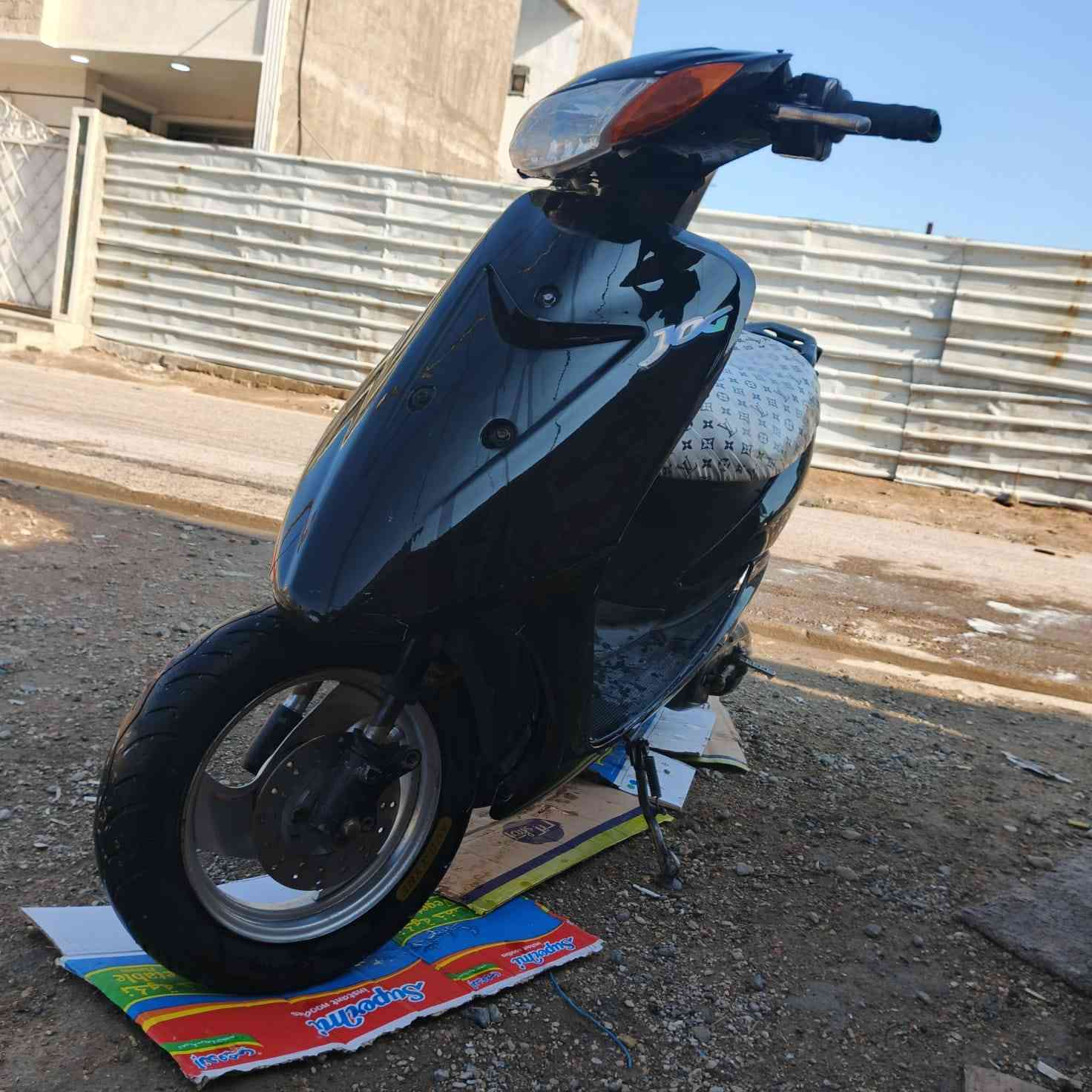 سلام عليكم دراجه عصفوريه 60 للبيع
سلام عليكم دراجه عصفوريه 60 للبيع
الدراجه نضافه 90% فول شلعه ومعدل هندر واحد بأي وقت كهربائيات كلها شغاله حساسات شغاله الدراجه نقص جوزه لين سويجه ضايع الدراجه تفيد لشغل للمدرسه ماتعبك السعر 200 قفل قفل 
عنوان حي نصر سياحي رقم  *********** واتساب موجود
