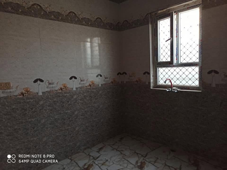 شقة للايجار بشارع ام البنين على الشارع مقابل حسينية ان البنين كاملة المواصفات وفارغة وصالحة للسكن مكونة من عرفة نوم وصالة ومطبخ وصحيات وبحالة ممتازة جدا

الايجار 250 الف  سعر نهائي الراغب الاتصال على ***********
