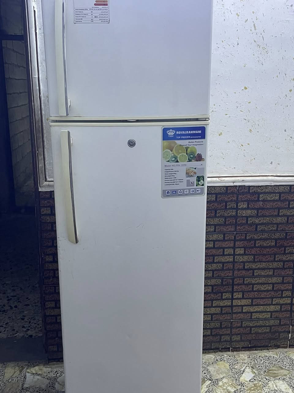 السلام عليكم ثلاجه نضيفه نضافه فول تجميدها يخبل ثلاجه لا داخله تصليح ولا عاطله الله شاهد الثلاجه كلش فضيفه وحلوه سعرها ميتين وبيها مجال مكان سبع قصور هذ رقم ***********
