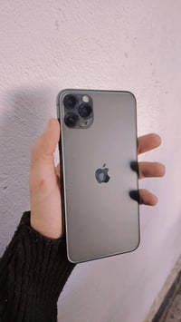 ايفون 11 برو ماكس جهاز نضيف مبدل بي شاشه وبطاريه مكاني ديوانيه سعره 22...