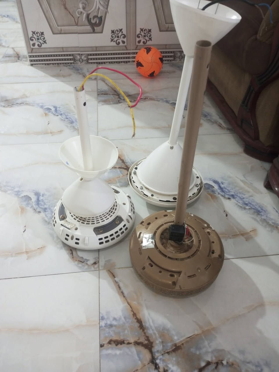 اغراض نظيفات شرط الشغل اسعارهن مناسبة الشراي يتصل او يراسل العنوان التضحية شارع العلوة واتساب خاص مفتوح ***********
الاوفن ٢٥ الواحد بيهن مجال 
العربانة ٢٥
المكينة ٥٠
غسالة جورايب ٥٠٠٠
سنك عدد ثنين ٥٠٠٠ الواحد 
مراوح الشحن حسب الحجم سعرهن بدون بطاريات
