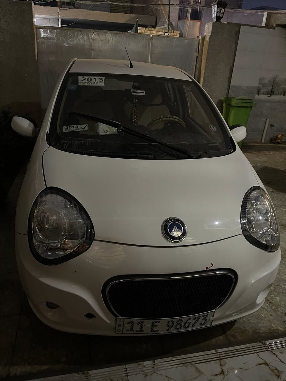 جيلي باندا موديل 2013 زوج تاير جديد كهربائيات كلها شغاله تبريد محركها نضيف سياره نضيفه كلش وحلوه ومال بيت السياره شاشه جديده وكامره رقمها بغداد بسمي سياره جاهزه من كلشي 
تعال وشوفها وبالعافيه على الياخذها 
التواصل واتساب ***********
السعر 57
