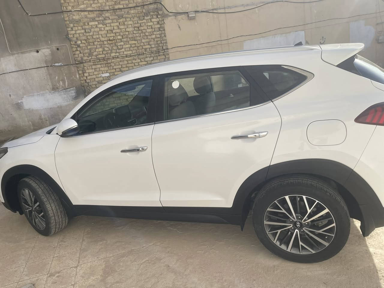 تحيه طيبه 🌹🌹
توسان 2020 
سياره مكفوله من بارد والمعجون 
ويل موصفات 
5 عدسات 
بجم لكزز 
*********** 
متوفر وات ساب
