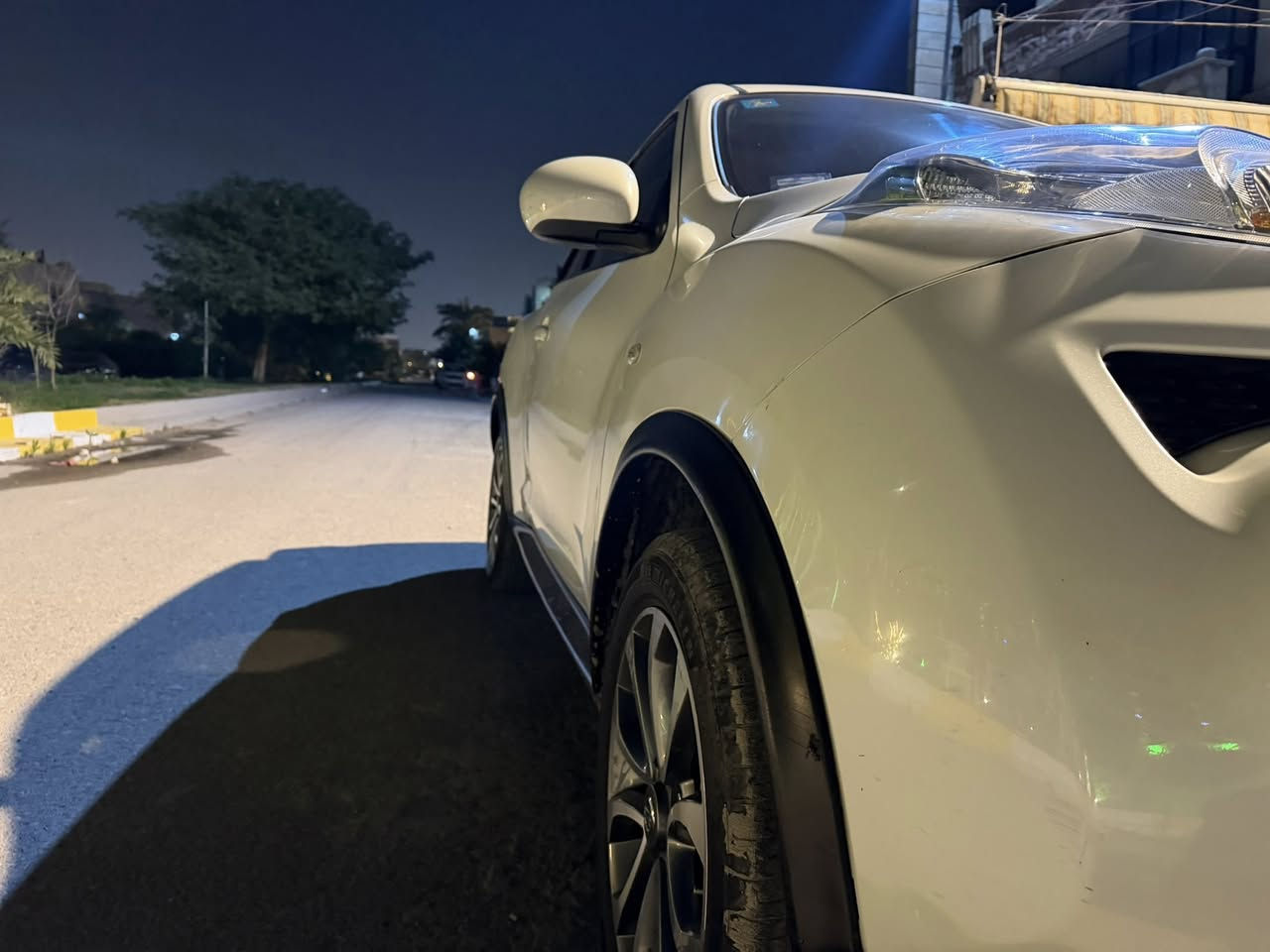 سلام عليكم 
نيسان جوج خليجي 2013
مكانهة بغداد حيالقادسية الظباط
بدون صبغ وبدون ظررحتى الدعاميات
كير ومحرك صدر كلة تمام
داخل فورمكة احمر 
للاتصال
*********** واتس
السعر 110
