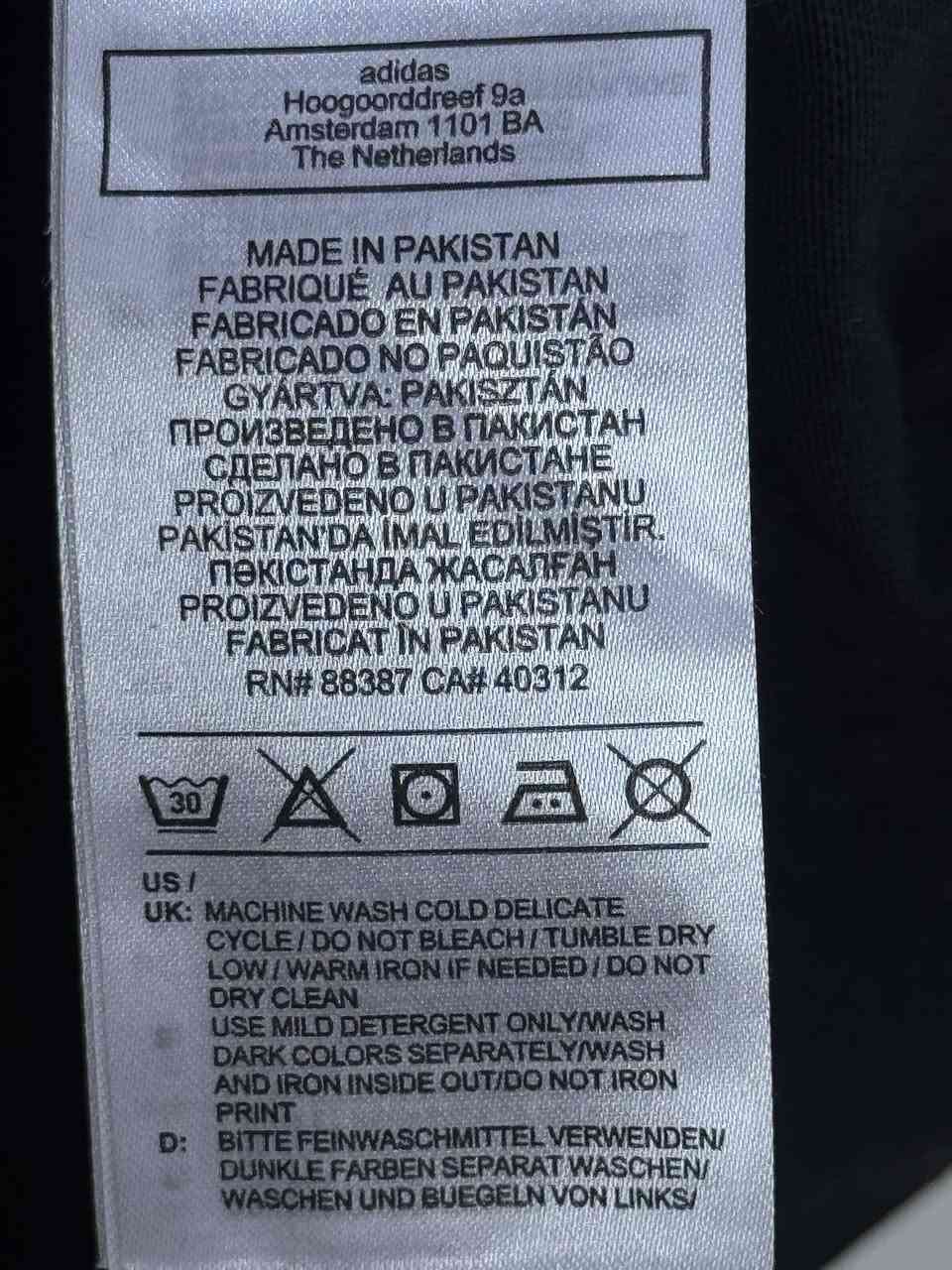 تشيرت (اديداس  )سوبر كريم  
القياس  M لون اسود فحم
النظافه 💯/💯  

يوجد توصيل 🚚 (بغداد -محافظات )
☎️رقم الهاتف :***********

للحجز -دايركت
