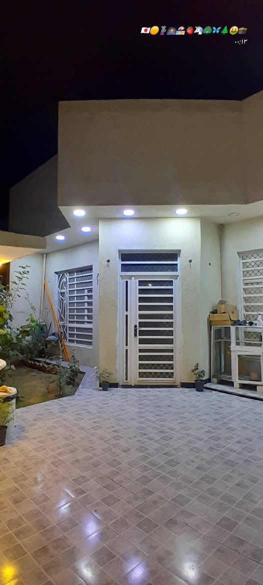 بيت للبيع بزين القوس شارع ابو الفضل مقدمه ١١٠ مطلوب اسكان ٥٥مليون طابق واحد***********
