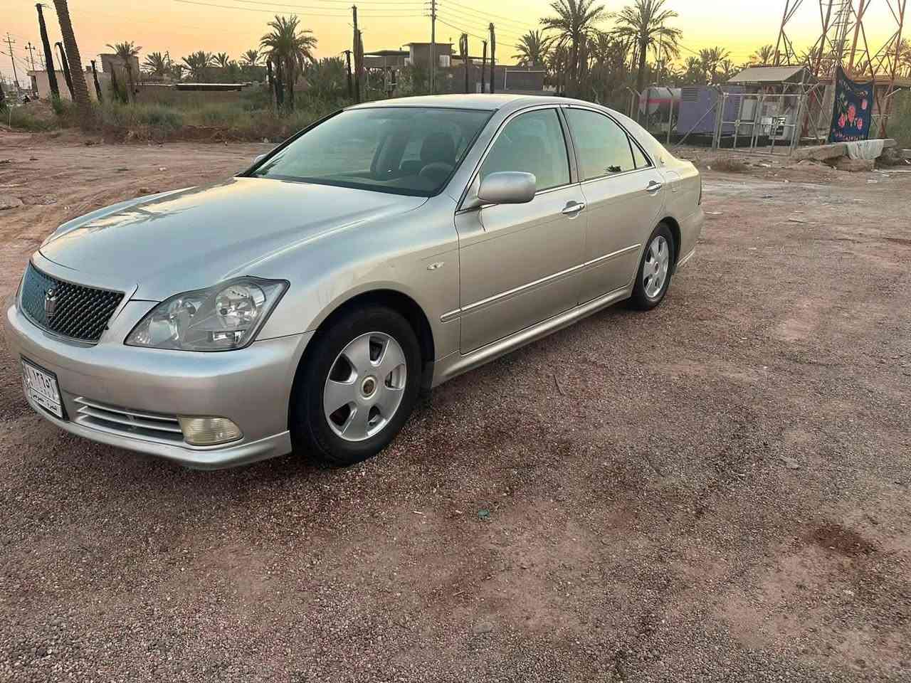 السلام عليكم للبيع فقط بدون مراوس 
كراون شاهينه كصه قماره ادوات ادوات 2005 اثلت رياضي شاصي 180 كير 6 نمر لون سلفري 3 دكم داخل اسود تحكمات استيرن شاشه جبيره مري شفط لايت زنون بلاد تبريد ثلج سياره جاهزه من كلشي مكان بصره قضاء المدينه سعر 43 وبي مجال كلش بسيط
***********
