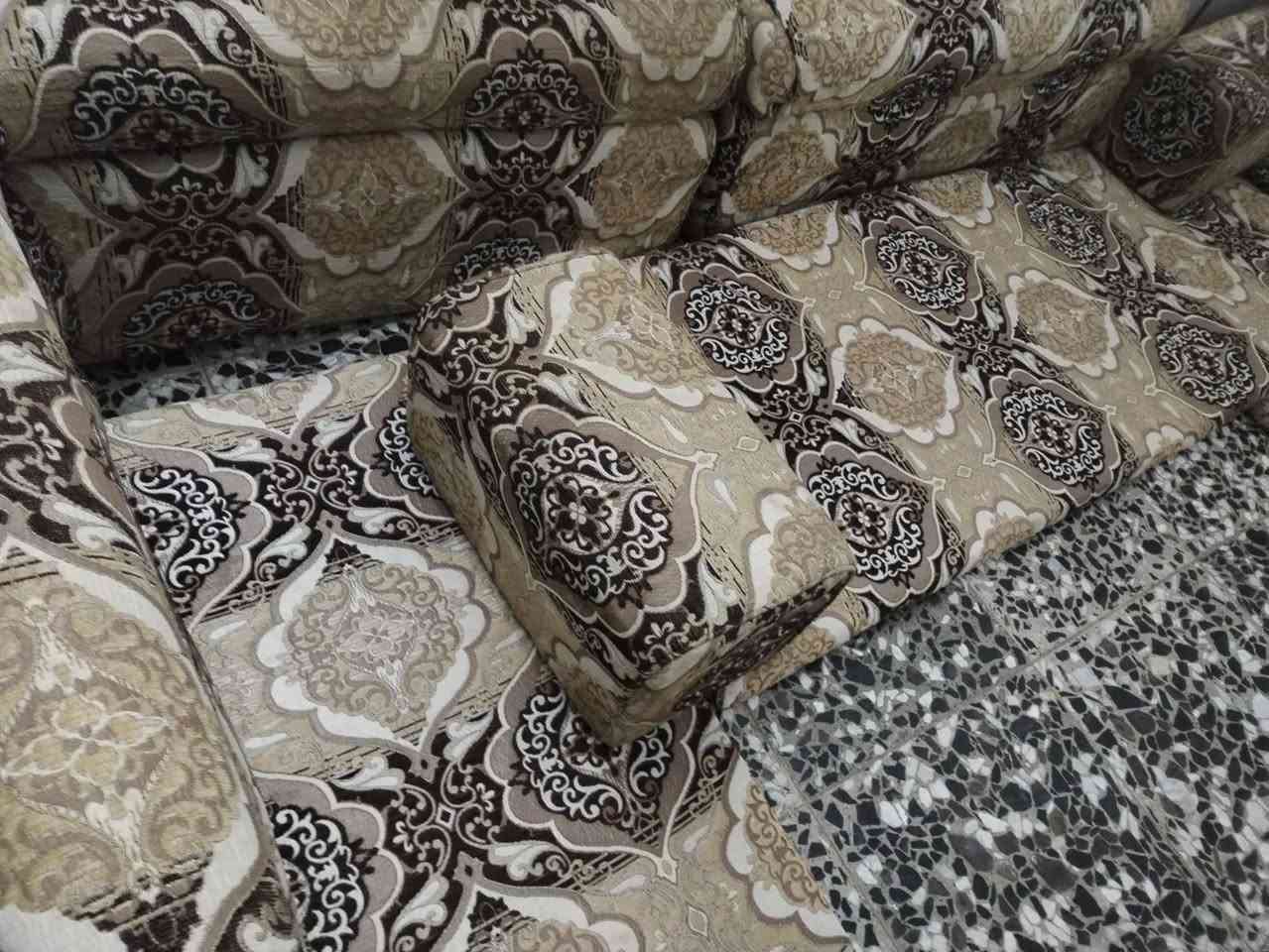جلسه عربيه ٧ دواشك ١٤ متر سعرها ١٨٠ نضيفه مكان نجف حي ميسان مقابيل العسكري *********** النجف, العراق
