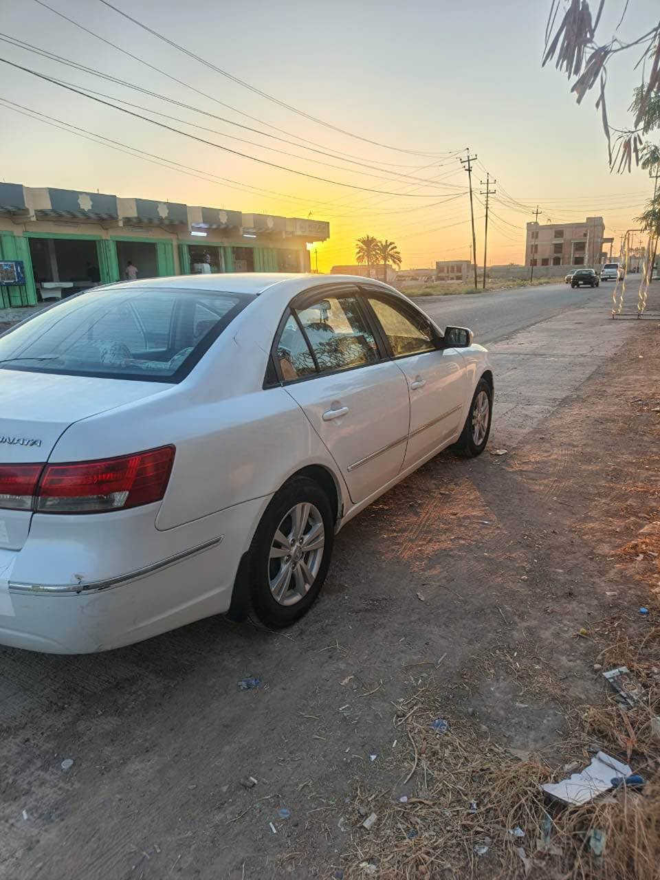 *🚘 للبيع هيونداي سوناتا خليجي 2011 🚘*

*تفاصيل السيارة:*
✅ *الموديل*: 2011 خليجي 
✅ *المواصفات*: فول - فتحة، شاشة، كاميرا، محرك 2400
✅ *الحادث*: فقط تبديل صندوق خلفي، باقي السيارة شرطة مكفولة شاصي وجاملغات
✅ *الحالة*: محرك وكير وحدادية وتايرات 4 جدد كله بشرط الفحص
✅ *الملكية*: السيارة باسمي تحويل مباشر بدون وكالة
✅ *الرقم*: بغداد بسمي 
✅ *المكان*: قضاء الضلوعية - صلاح الدين

*السعر*: 105 ورقة وبيها مجال للشراي
السيارة خير من الله وجاهزة

*للاستفسار والاتصال*: *********** بلاد, صلاح الدين
