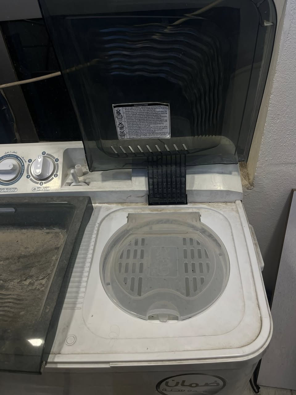 غساله مستعمله قليل جداً جديده تغسل بطاطين هم سعرها 125 المكان حي الجهاد تواصل على رقم ***********
