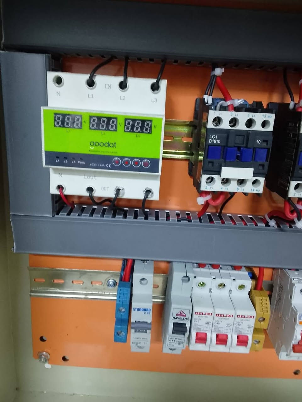 السلام عليكم للبيع بورد خطين بنظام ال ats كوتكترات سعر البورد 125 الف يوجد توصيل داخل بغداد للاتصال والطلب *********** أو *********** يوجد واتساب صوره ومقاطع فيديو للعمل
