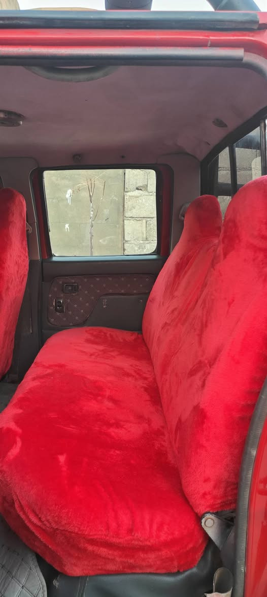 جوری سه یاره/نیسان 2000     ***********
ره قه م /هه ولیر                     ***********
گیر/ئوتو ماتیک 
ئیشه کات به/ غاز و به نزین      نرخ 65 ورقه و مه جال
پستون /6
بویاخ / کامل 
به شه رتی ئه وه ی به قه د سه نیه ک صه رفه کات به غاز حلبجة, السليمانية
