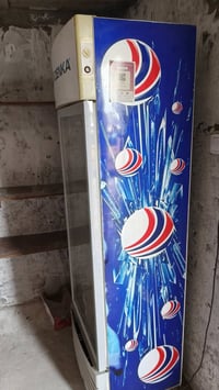 ثلاجة عرض • جديدة • مستعملة ٣شهور