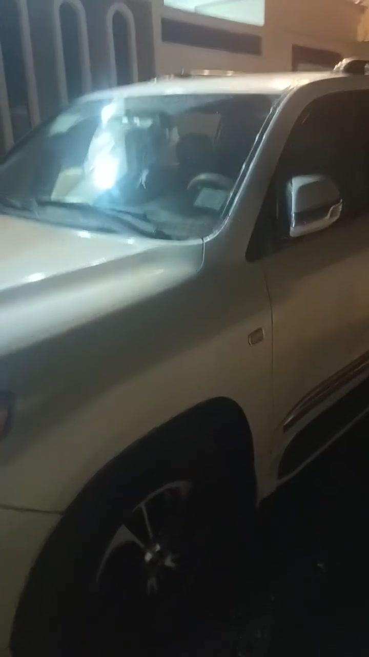 سلام عليكم ورحمة الله وبركاته عندي سياره لبيع نوع جكساره موصفات علميه بغداد السعر 300 ورقه بيه مجال *********** مكان الفلوجه الجغيفي الثانيه يراسلني
