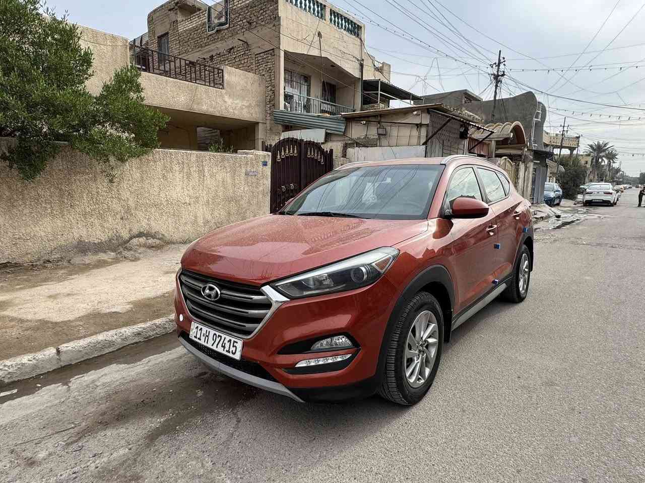 سلام عليكم توسان موديل 2017 لون مشمشي مميز كلين كفاله عامه حادث دعاميه فقط ماشيه 93 محرك 2400 
مواصفات
شاشه 
كامره 
كشن كهربااء
نضام تزلق
لد امامي 
شاشه عطلات 
تحكمات فول جهتين
نضام انحدار
مخارج يو اس بي 
سياره نضيفه جداً 
رقم بغداد الجديد  مكفول لغد شاصي كفاله بدون صبغ بنيد أكلير فقط فقط مكاني بغداد الشرطه الرابعه السعر 138 مع مجال بسيط هاتف ***********
