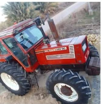 ​🚜 فيات 140-90 (فول مواصفات) للبيع 🚜
السلام عليكم..
للبيع جرار فيات 140، مكينة مال جناي وخير من الله، جاهز للشغل مباشرة وماتذب عليه ربع دينار.
​المواصفات: أكسن بارز، تكمه عريضة، كير بالصفحة (نص أوتوماتيك).
​التواير: تخم تاير جديد بالكامل.
​ رقم بابل، سنوية مجددة لغاية 2028 والتحويل مباشر.
​📍 الموقع: البصره 
📞 للتواصل: ***********
***********
