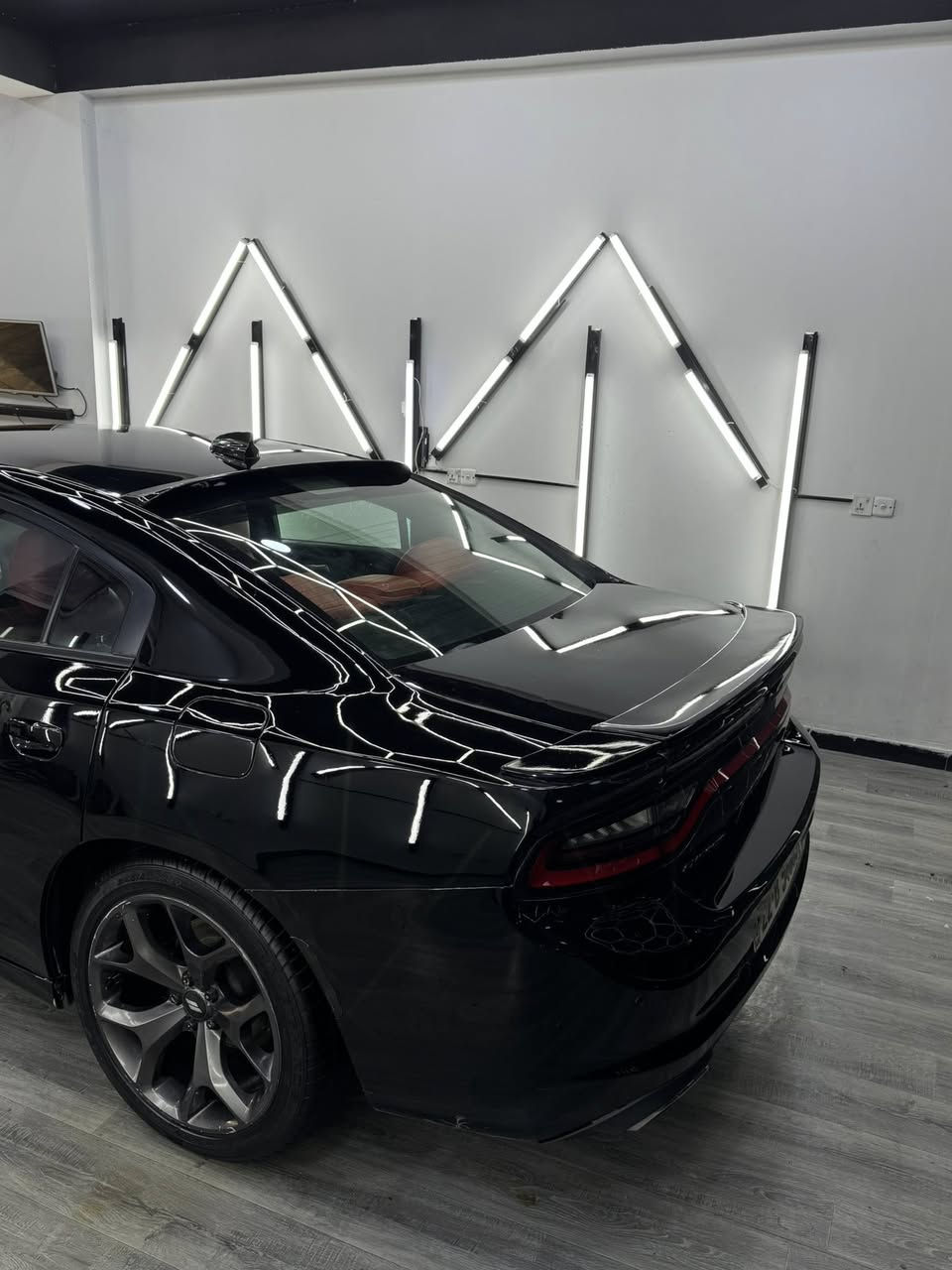 سلام عليكم للبيع جارجر 2017 اسود sxt رقم اربيل بسمي تحويل مباشر
موصفات 
محرك 6 سلندر 3600
تو ويل 
شاشه كبير 
حساس خلفي 
كار بلي 
نظام صوت الباين 
كشنات حضن تدفئه 
ويل ٢٠ 
سياره عليه نانو سيراميك ضمان 
ماشيه ١٢٠ 
مكفوله من شاصي ولغود 
بيه بنيد مصبوغ اصلي تغير لون مال تحديث 
وبيه جاملغ خلفي وره سايق صبغ وباب عكس سايق كلير امريكا 
مكاني بغداد سعر 185 ورقه وبيه مجال بسيط
رقم ***********
