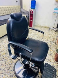 محل حلاقة كامل • جهاز بخار • ٦ مكائن