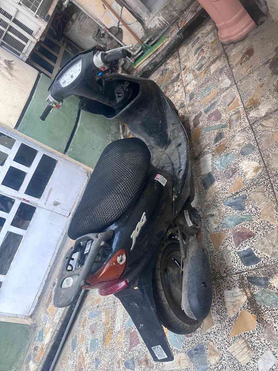 سلام عليكم عصفوريه كوم حديد 
سعر 90 مكاني شارع الكاشي الكماليه 
***********
