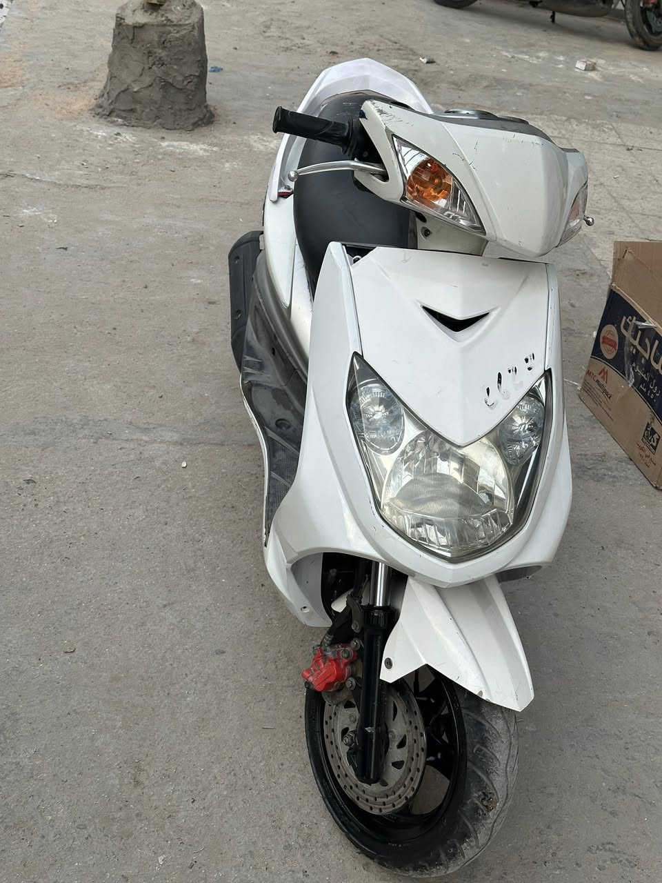 سلام عليكم للبيع سكنس فحل بلاديه  كابريتر مابيه نقص كهربائيات كله شغاله مكينه مكفوله سعر 800 
مكاني بغداد مشتل 
***********
