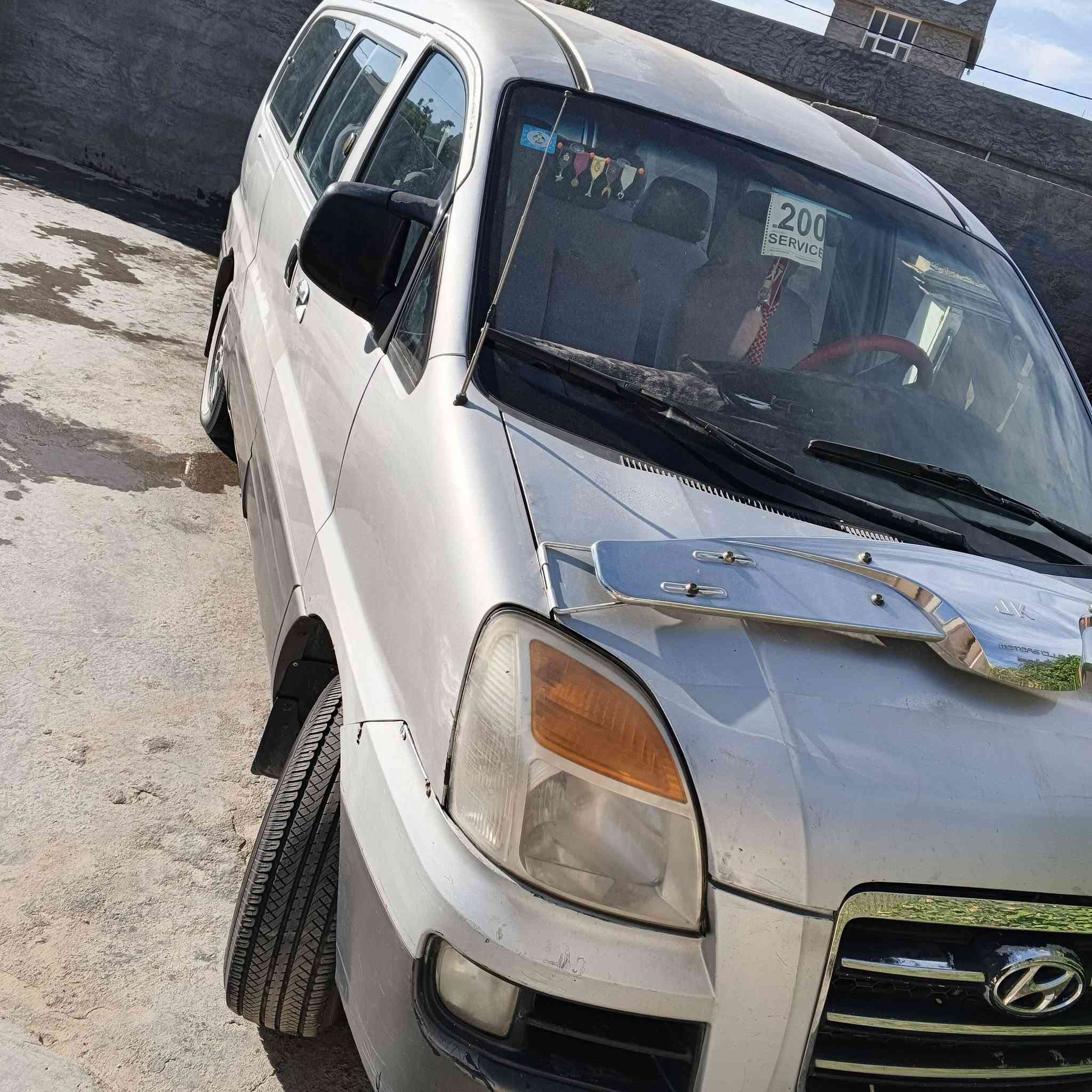 @إشارة ستاركس 2007 بغداد انگليزي
السعر 82 وبيها مجال 
***********
محرك كير اكسل تبريد مكفولات 
كشر بيه شويه جراد 
شواصي جوه السايق منگد فقط الباقي كفاله 
كهربائيات ميكانيك كله كفاله وضع شركه
