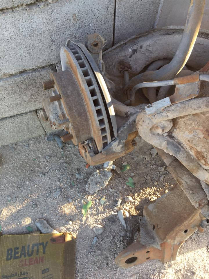 حداديه صدر كامله مع الشاصي ثمانيه برغي تسعينات بهبهاني وارد خليجي السعرمن الاخير 300الف للاستفسار الاتصال على الرقم ***********
