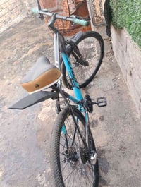 دراجة • نقصه • فرامل موجودة