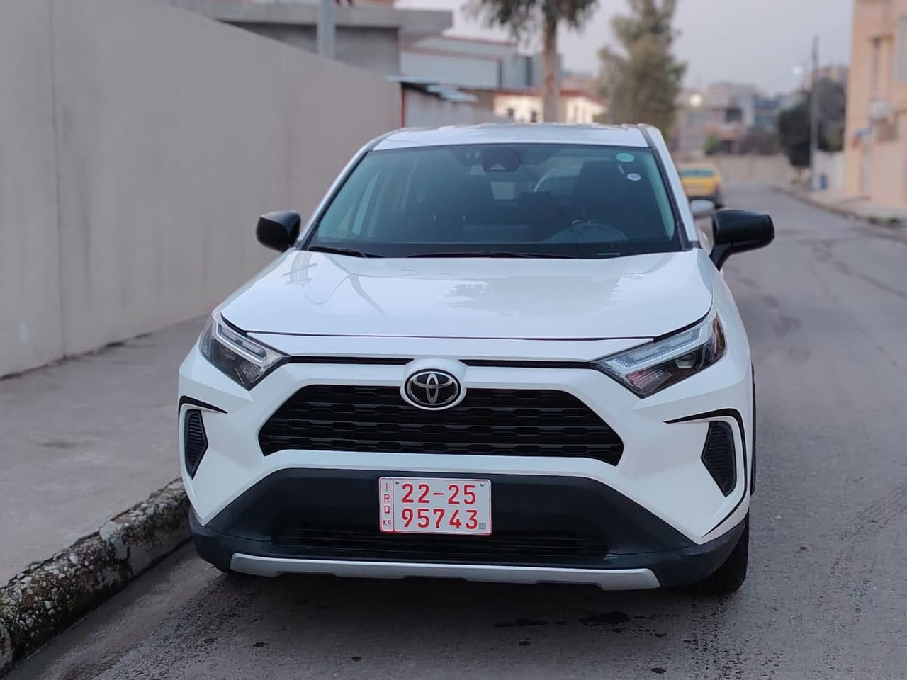 راف فور وارد امريكي 2024
مواصفات le 
كاتي اربيل
صبغ جاملغ امامي فقط
ايرباك سليم 
ماشية ٥٩ الف كيلو متر
السعر ٢٢٥ وبيها مجال 
للتواصل ***********
مكان السيارة موصل
