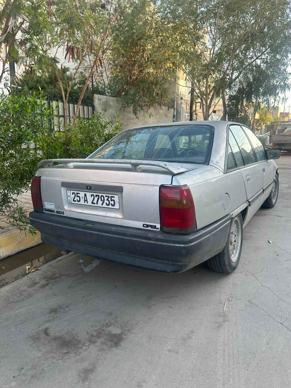 اوميكا  1988  رصاصي  بدون  صبغ  بدون تعديل بارد  محرك بالشرط بدون بخار  كير اوتوماتيك بالشرط  الصدر  جديد   الاطارات 4 جديد  السنويه مشروع وطني   لغاية 2030  بطاقة بانزين  السنويه باسمنا السياره  بدون اي مصرف جاهز تماما (سعر ٣٣ ورق ) مكان السيارة كركوك ) خابر على رقم )￼***********￼￼￼
