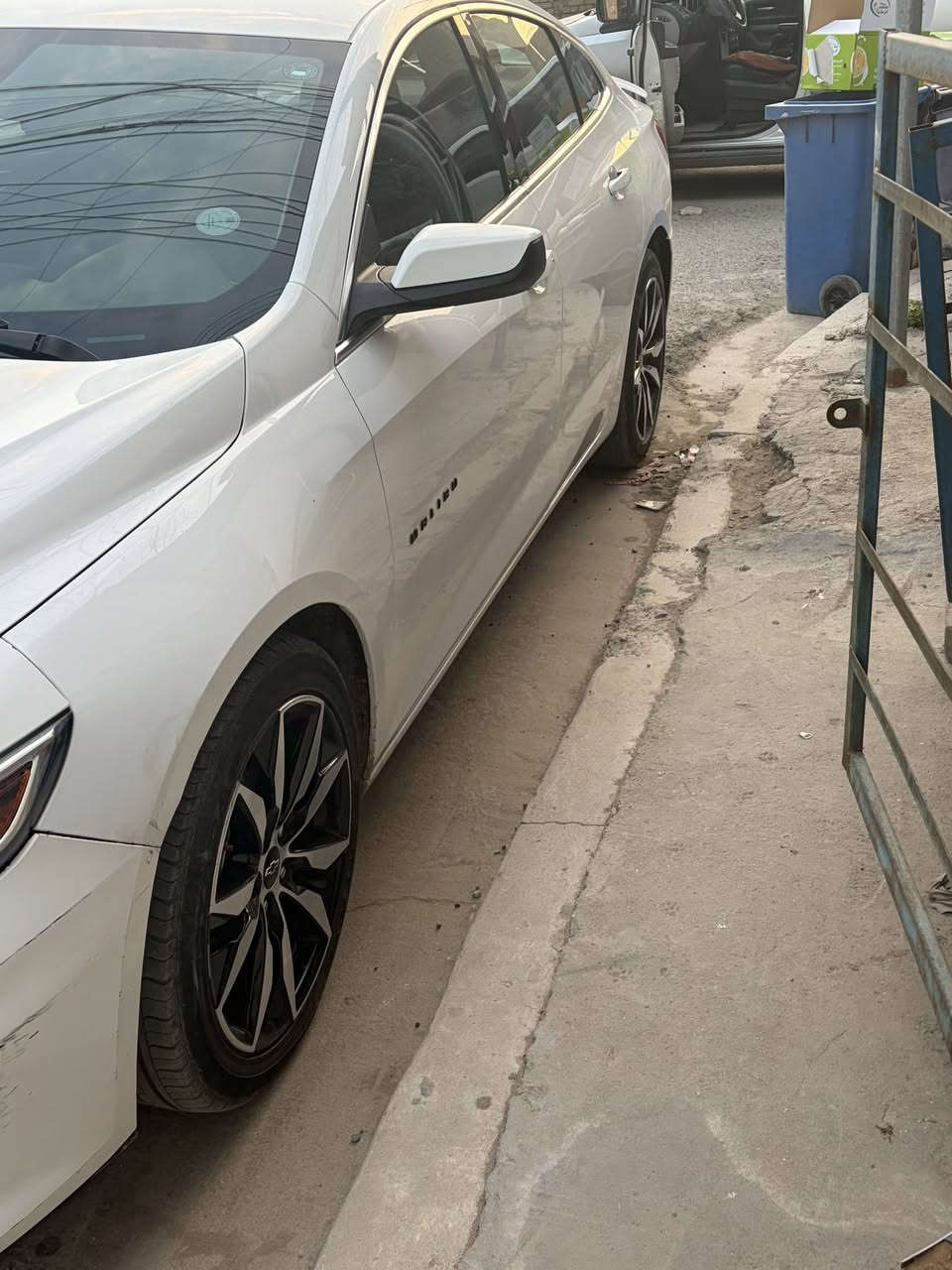 شوفر ليت ماليبو2023
سيارة كلش جديدة حلوة مال بيت 

حادث جاملغ امامي يمنه والخلفي شبر بارد فقط ماشيه ٤٤ الف كيلو بدون ايرباك كفاله 

مواصفات السيارة RS كير مكينة تبريد حدادية كلة جاهز علة اخر حباية رقم اربيل الجديد محرك 1500T ابلاك ادشن 

سعر السيارة١٣٧ وبيهة مجال

مكان السياره يرموك لو عامريه

***********
