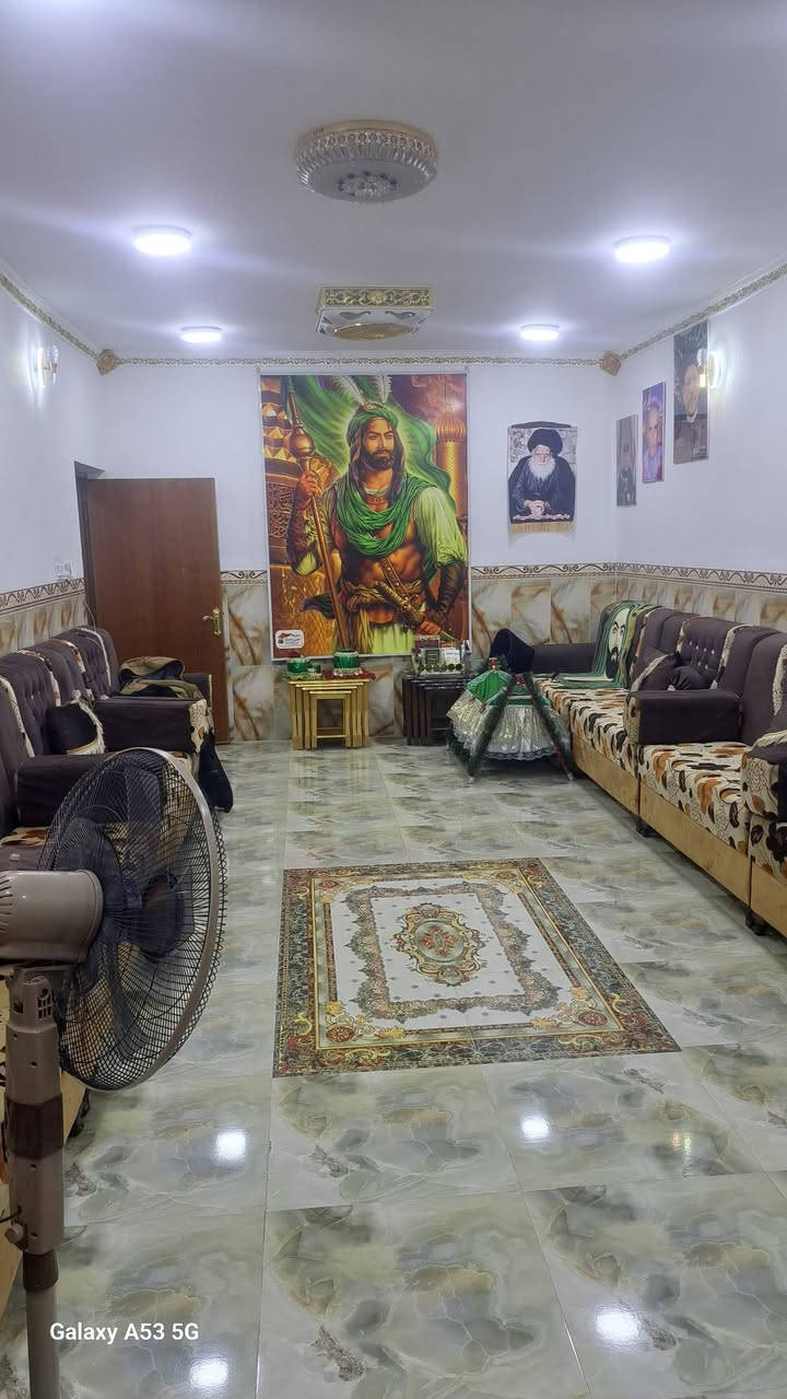 السلام عليكم اعادة نشر دار للبيع في حي الزهراء مقابل ثانوية الانتصارات مساحة ٢٠٠ متر طابقين بناء طابوق يحتوي على ٣غرف استقبال هول مطبخ ترك خلف البيت وبجانب البيت صحيات داخلية وخارجية البيت نظيف جدا السعر الاتصال ع الرقم *********** مايكون الا خاطركم طيب
