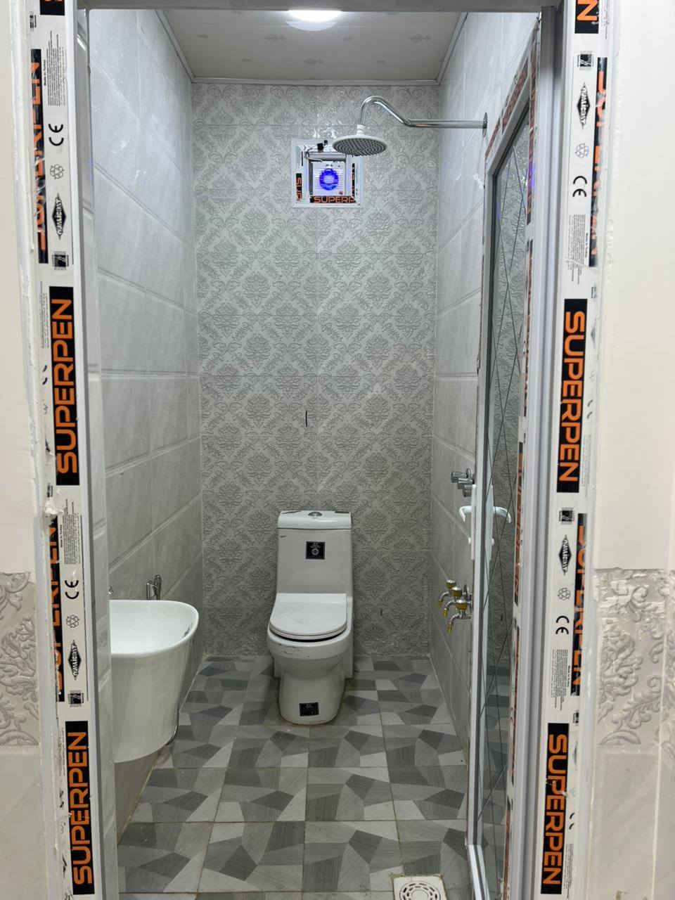 🏠 بيت للبيع في كربلاء
📍 الموقع: حي موسى الكاظم، قرب فندق البارون
📐 المساحة: 50 متر
📄 السند: سند زراعي 25 + قرار محكمة
👷‍♂️ البناء: حديث، درجة أولى
🛏 التفاصيل:

3 غرف نوم

شارع بعرض 8 متر

كافة الخدمات متوفرة (ماء، كهرباء، مجاري، تبليط)
للاستفسار 
***********
***********
