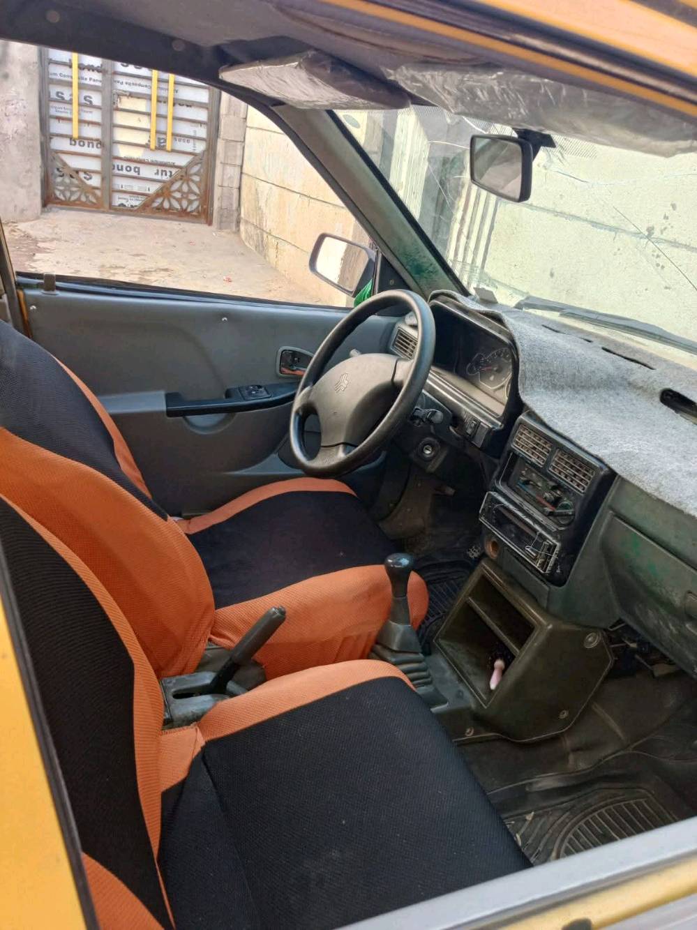 السلام عليكم ورحمة الله وبركاته سياره سايبا للبيع رقمهه الماني محرك وگير مكفولات سنويه منتهيه من 2020 وعليهه يمكن غرامه 100 الف السياره بسم جيراني زلمه چبير ويريد تحويل مباشر وهاذه رقمي *********** بي واتساب