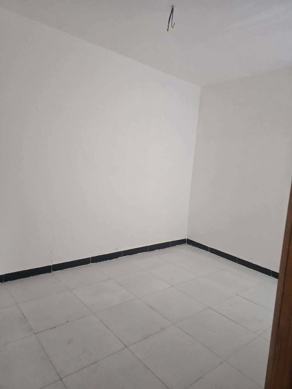 المساحة:150 متر مربعة
💰 السعر:💲 55 مليون (قابل للتفاوض)
🏗️ البناء: طابوك 
🏠 الأساس والسقف: كونكريت

مواصفات البيت:
✅ غرفه2 نوم 🛏️
✅ صالة 🛋️
✅ مطبخ 🍽️
✅ صحيات 🚿
استقبال 
عنوان مكتب سما مقابل قريه الغدير عامود 282 
الاستفسار ***********
