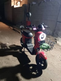 ورحمه الله وبركاته  للبيع درجه شحن ار تسعه R/9 تكون من خمسة بطاريات اص...