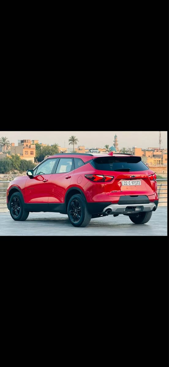 السلام عليكم �
بلايزر ٢٠٠٠ تيربو  موديل ٢٢ 
السعر ١٨٥ ورقه وبيهة مجال 
مواصفات  LT2 فئه black adtion
السياره بدون ايرباك ماشيه ٥٨  الف كيلو
رقم اربيل سنويه باسمي تحويل او وكاله حاضر
مواصفات 
بصمه تشغيل 
بصمه ابواب بالكامل 
تشغيل عن بعد 
٤ انضمه قياده 
دفع رباعي AWD
حساسات امامي وخلفي
اناره تنبيه ع المري الجانبيه
تدفئه بالكشنات 
كرسي كهرباء
اطفاء ذاتي 
شاشه كبيره 
كامره خلفيه دواره 
مانع انزلاق 
تحديد سرعه 
تحكم كامل ستيرن 
ابل كار بلي 
تحديد مسار 
صندوك كهرباء 
اشاره جانبيه 
شباك RS
وبعد بيهة مواصفات 
الصدر بحاله جيده التايرات بحاله جيده 
تبريد ثلج سبير والجك كله موجود 
حادث بسيط بدون ايرباك  جاملغ جهة السايق والصندوك موجوده صور الحادث
السياره بيهة بستم واكف ابيعهة ع وضعها
مكان السياره بغداد الدوره 
*********** بغداد, العراق
