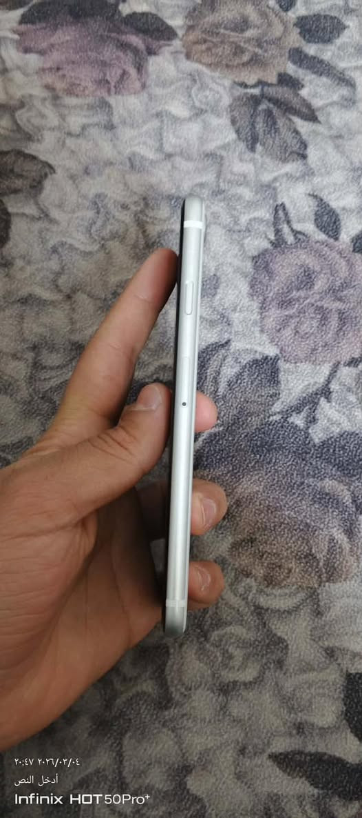 آيفون سي
المايعرفه لا يعلق 
ما مفتوح نورمال شرط 
ما مبدل أي قطعه 
جلخ ما مجلوخ نضيف الي درجه
بطاريه ٧٨
ذاكره ٦٤
تك 
السعر ١٥٠ وبي مجال للطيبين
مكاني حي الانتصار


**إذا كنت صاحب هذا الإعلان وتريد حذفه لأي سبب، رجاءا أرسل رسالة إلى الدعم الفني**