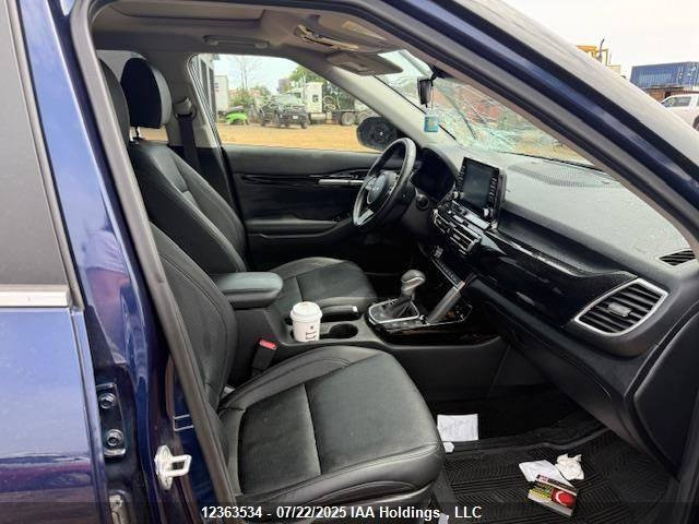 كيا سيلتوس 
موديل 23
وارد كندا 
فقط دعامية بدون اي ارباك
فول واحد على واحد 
اللون ازرق 
رقم اربيل باأسمي ثاني يوم تحويل 
***********
السعر مال بيع 160 قفل بدون اي عمله السياره جديده بمعنى الكلمه 
الي حاب يتواصل ادزله فديو كامل بالسياره
