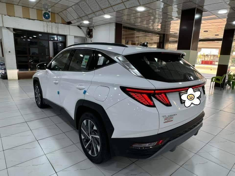 توسان موديل 23 خليجي رقم بغداد وبسمي  السيارة مكفوله كفاله عامه العنوان  بابل قضاء الهاشميه خابرني وتدلل مايكون اله خاطرك طيب ***********
