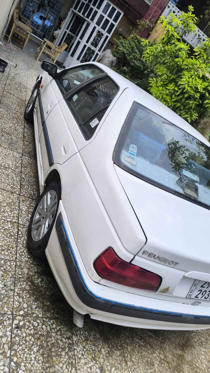 السلام عليكم
بيجو بارص 2015 خصوصي واسط رقم دولي 
كير و مكينة مكفولات
فقط ضربة بأسفل الباب الخلفي موضحه بالصور 
و بيها تكحيلات بسيطة
تبريد ثلج وي السويچ 
صدر امامي خلفي جديد 
تخم تاير + سبير جديد 
كهربائيات كلها شغالة 
مكاني بغداد معروضه ب49 و شرط التحويل
***********
