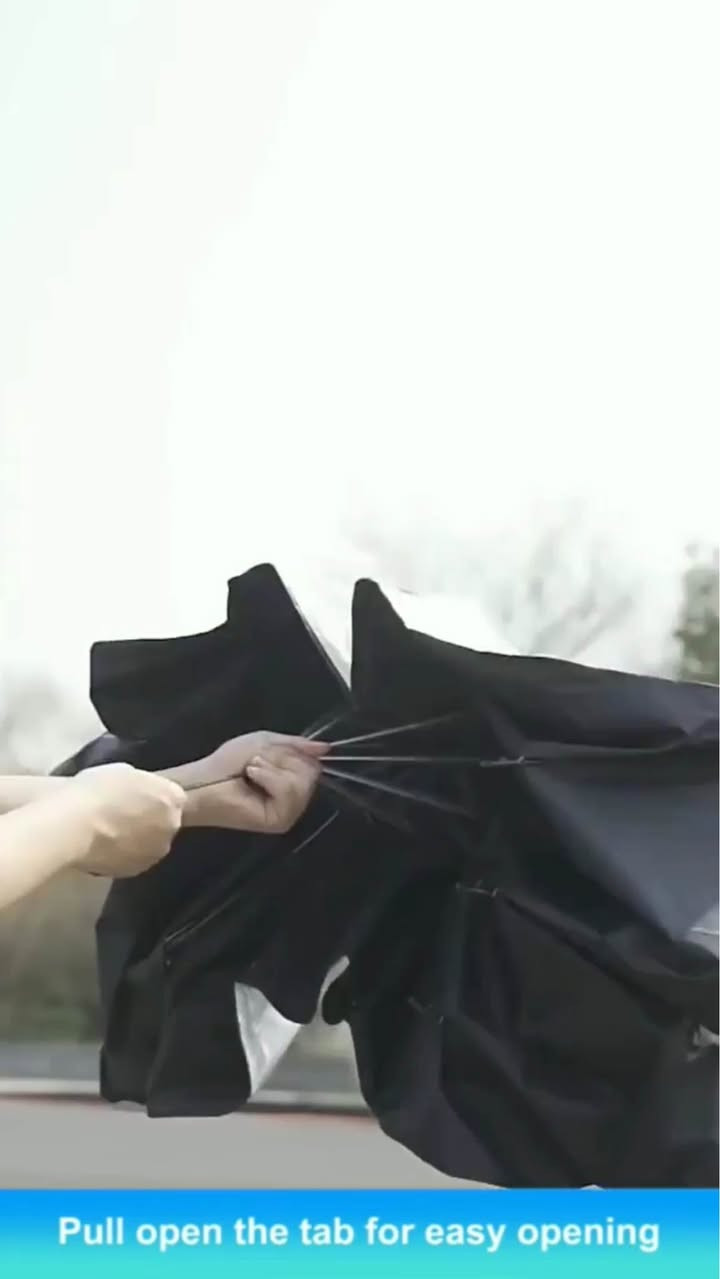 ظلة زجاج أمامي للسيارة قابلة للطي – تصميم مظلة (Car Umbrella Sun Shade)

الاستخدامات

حماية داخل السيارة من أشعة الشمس المباشرة.

تقليل حرارة المقود والطبلون والمقاعد.

حماية التابلوه من التشققات وتغير اللون.

تقليل تأثير الأشعة فوق البنفسجية (UV).

مثالية للاستخدام اليومي في الصيف.

المميزات

تصميم مبتكر يفتح مثل المظلة خلال ثواني.

مادة عاكسة مزدوجة الطبقة لعكس الحرارة وأشعة الشمس.

هيكل داخلي معدني قوي (أضلاع مظلة متينة).

زر قفل وفتح سريع.

مقبض بطول 40 سم لسهولة التحكم.

سهلة الطي والتخزين داخل الباب أو الدرج.

مناسبة لمعظم السيارات.

أبعاد المنتج:

الطول 130 سم

العرض 80 سم

ارتفاع المقبض 40 سم

قياس الكارتون:

35 × 6 × 7 سم

محتويات الصندوق

1 × مظلة زجاج أمامي للسيارة

1 × حزام تثبيت (فيلكرو)

علبة كرتونية

الملاحظات

يُفضل إغلاق المظلة بلطف للحفاظ على عمر الأضلاع المعدنية.

تأكد من القياس قبل الشراء لضمان التوافق مع سيارتك.

اللون الداخلي فضي عاكس والجهة الخارجية سوداء. بغداد, العراق


**إذا كنت صاحب هذا الإعلان وتريد حذفه لأي سبب، رجاءا أرسل رسالة إلى الدعم الفني**
