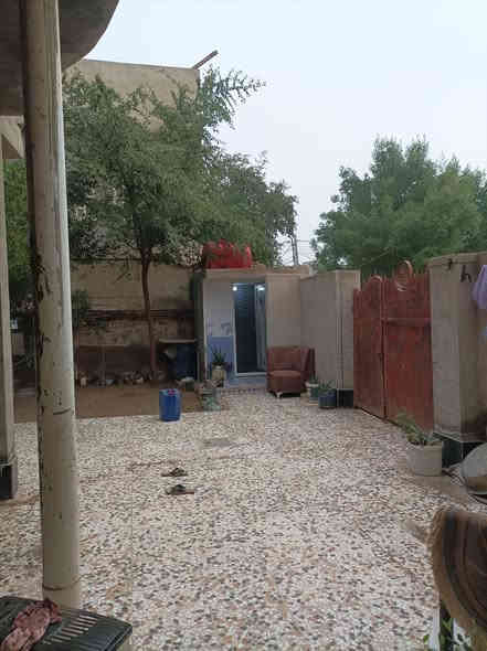 للبيع بيت سكني في منطقة المفرق – بعقوبة / ديالى
مساحة الواجهة: 20 متر

النزال (العمق): 12 متر

المساحة الكلية: 240 متر مربع

الموقع: منطقة المفرق – بعقوبة – ديالى

يقع ثاني بيت من الشارع السايدين العثمانيه العام ، ضمن أراضي خليل الصالح

البيت موقعه مميز ومناسب للسكن أو الاستثمار.

📞 للاستفسار والاتصال:
***********
📱 واتساب متوفر
