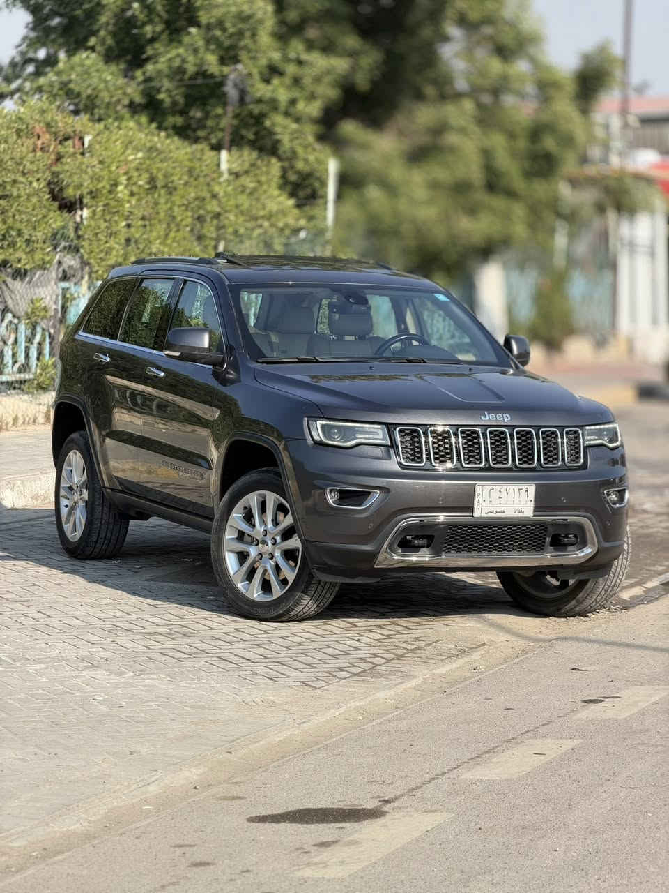 #السلام_عليكم
#_للبيع_فقط👇🚘 

_________________________ 
-جيب لاريدو ليمتيدد بلس jeep  خليجي
(2017)
الممشى:- 60 الف 
- مكينه  3600 سته سلندر
- السعر 247 وبي مجال بسيط
المواصفات :- 
*مري شفط قلاب
*جكات
*بانوراما
* بصمه تشغيل + بصمه ابواب 
* تشغيل عن بعد 
* شاشه  حجم الكبير + كامرا 
 *صندوك كهرباء
*ذاكره تخزين مقاعد
*ستيرن كهرباء
*مقاعد كهرباء
* تدفئه تبريد مقاعد اماميه
*تدفئه مقاعد خلفيه
* رادار امامي + خلفي + جانبي 
* 5 وضعيات قياده 
* منضومه ليد
*  شفتات ستيرن
_________________________       
- مكان السياره بغداد   
سياره بيها بارد بسيط بلباب عكس السائق الخلفي فقط الباقي كله كفاله
- للاستفسار 
‏-‭0787877 8177
