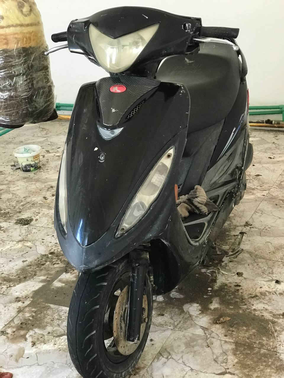 للبيع دراجة جي فور 

ما مفتوحة 

نظيفة 

دراجة قوية وتتحمل

نكرة سلف (ما بيها هندر)

باتري جديد وسلف جديد 

السعر ٤٧٥ وبيها مجال 

المكان: ناصرية التضحية. 

للتواصل: ***********
