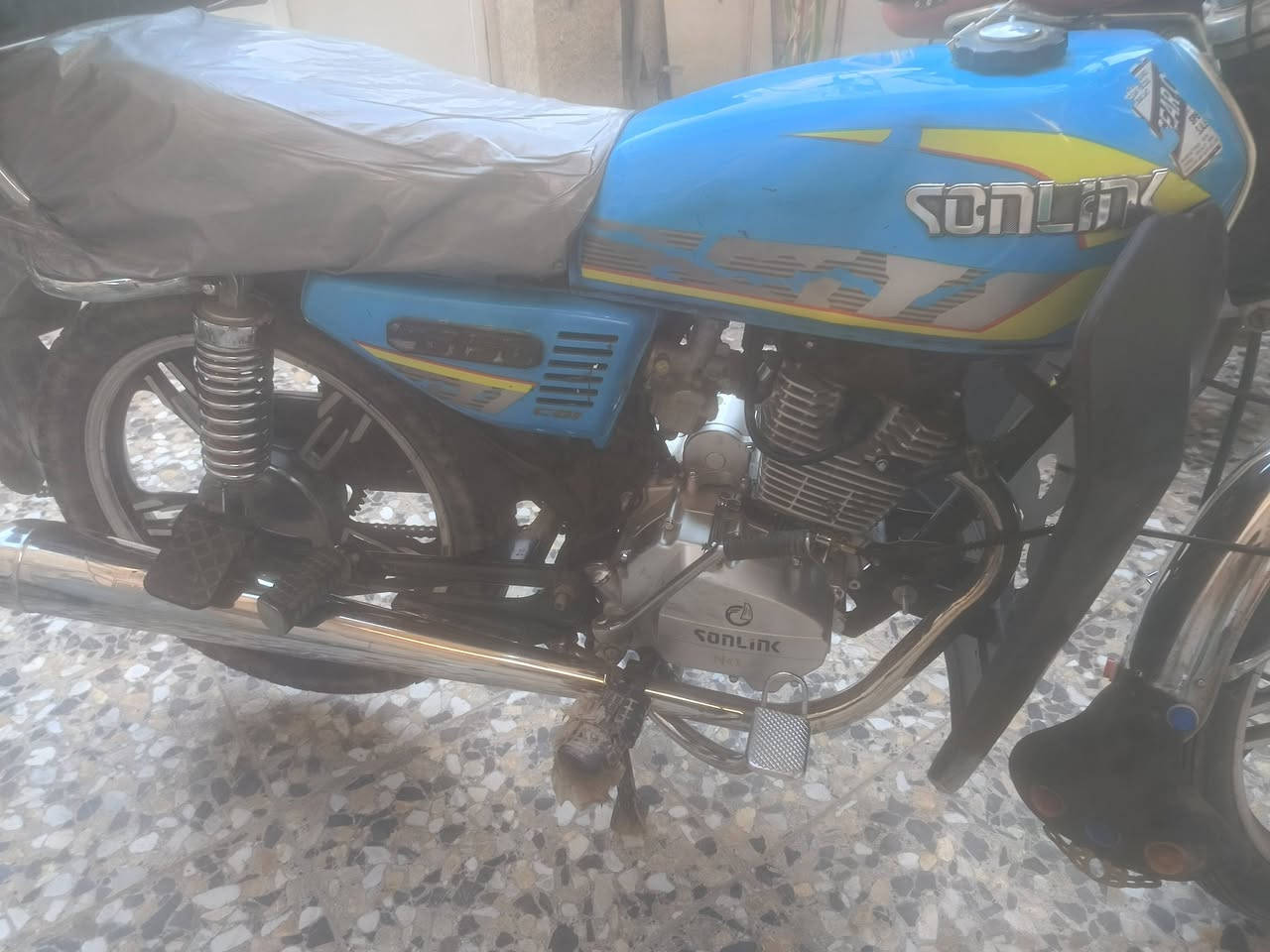 سلام عليكم دراجه للبيع مديل 23جديده وراق كامله دراجه للبيع كفاله عامه  لبكان بياع بغداد رقم***********
