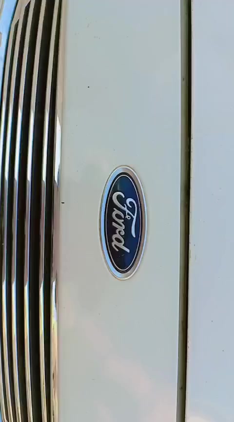 فورد فيوجن 2019بيه جاملغ الخالفيً بس مكاني بغداد شهداء السيديه $125 /***********
