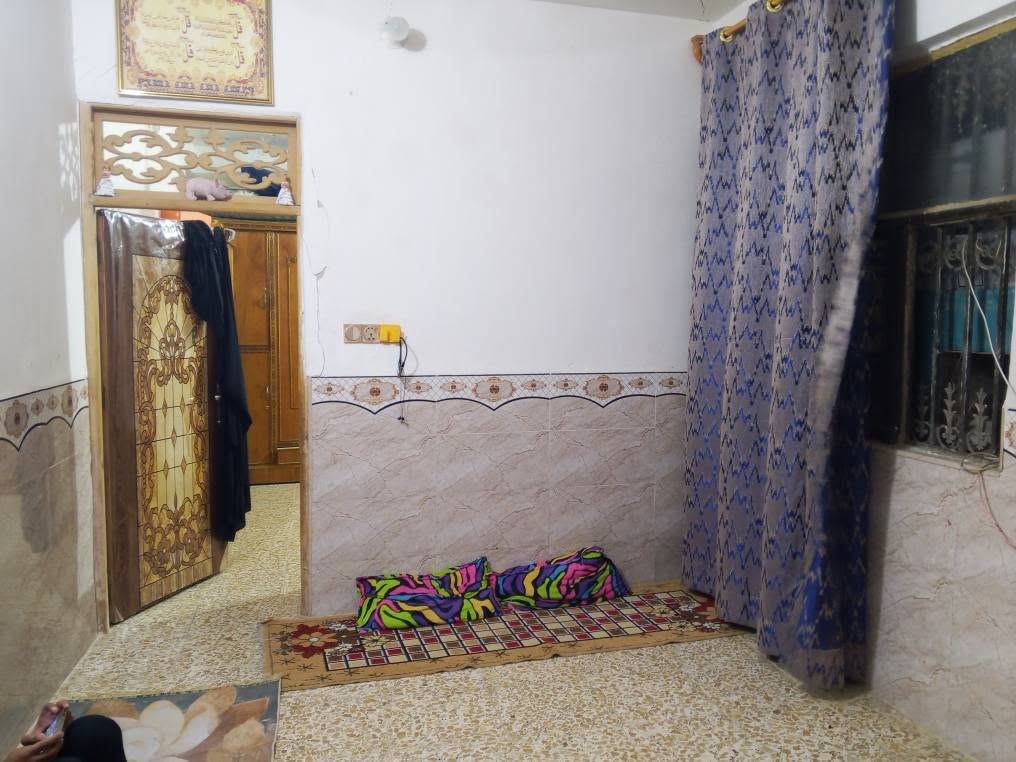 دار للبيع مساحه 100 شارع الصب لمول المزرعه*********** النجف, العراق
