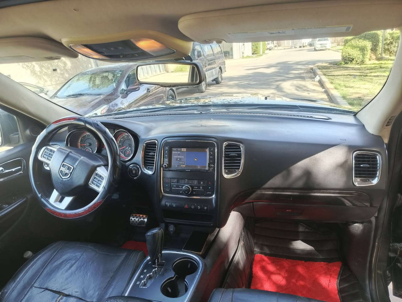 سلام عليكم للبيع قسط دوج دورنكو موديل 2013 السيارة فول 1/1 بصمة فتحة 7 راكب السيارة محرك هيمي 8 سيارة جاهزة تبريد حدادية كير محرك مكفولات مقدمة 75 مكاني بغداد ***********
