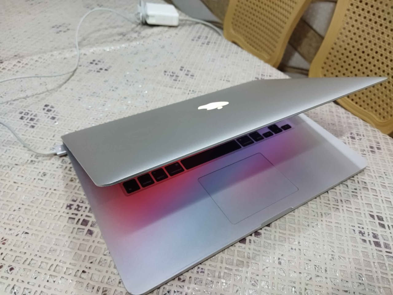 السلام عليكم 
جهاز ماك بوك برو للبيع   الجهاز نضيف مثل ما موضح بالصور مواصفاته موضحه في الصور 
معالج intel core i7 
كرت شاشه intel lris pro 
رامات 16g 
مساحه 512 

عنواني كربلاء حي العامل المنطقه الثالثه قرب جامع الغدير 
رقم للتواصل   *********** كربلاء, العراق
