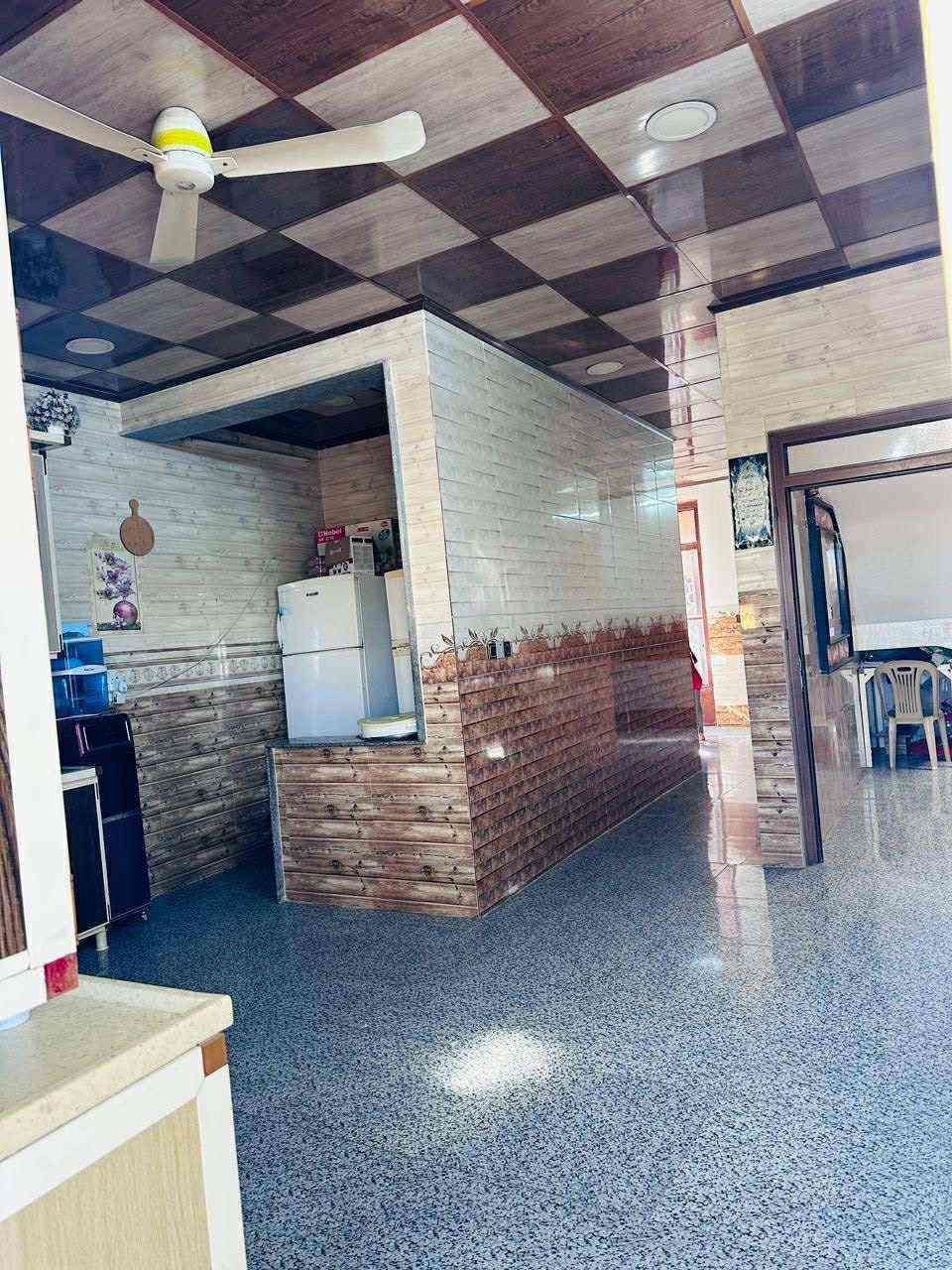 بيت للبيع في حي الملايين الأولى قرب فلل العناز الأرض ملك صرف مساحة ٢٤٠متر يحتوي على ط١ غرفتين نوم مشتملات استقبال مطبخ ط٢ غرفتين نوم مشتملات بيت ركن الاستفسار اتصال رقم ***********
